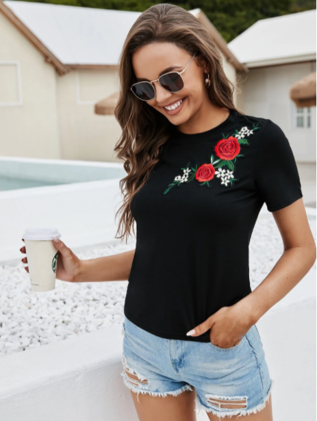 Blusa con bordado floral