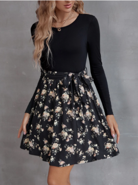 Vestido evasé con estampado floral combinado