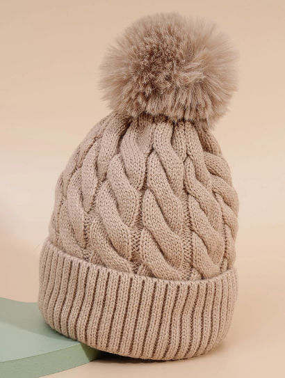 Gorro tejido con diseño de pompón forrado polar