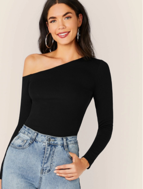 Blusa de cuello asimétrico unicolor