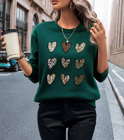 Sueter con estampado de corazón con forro térmico